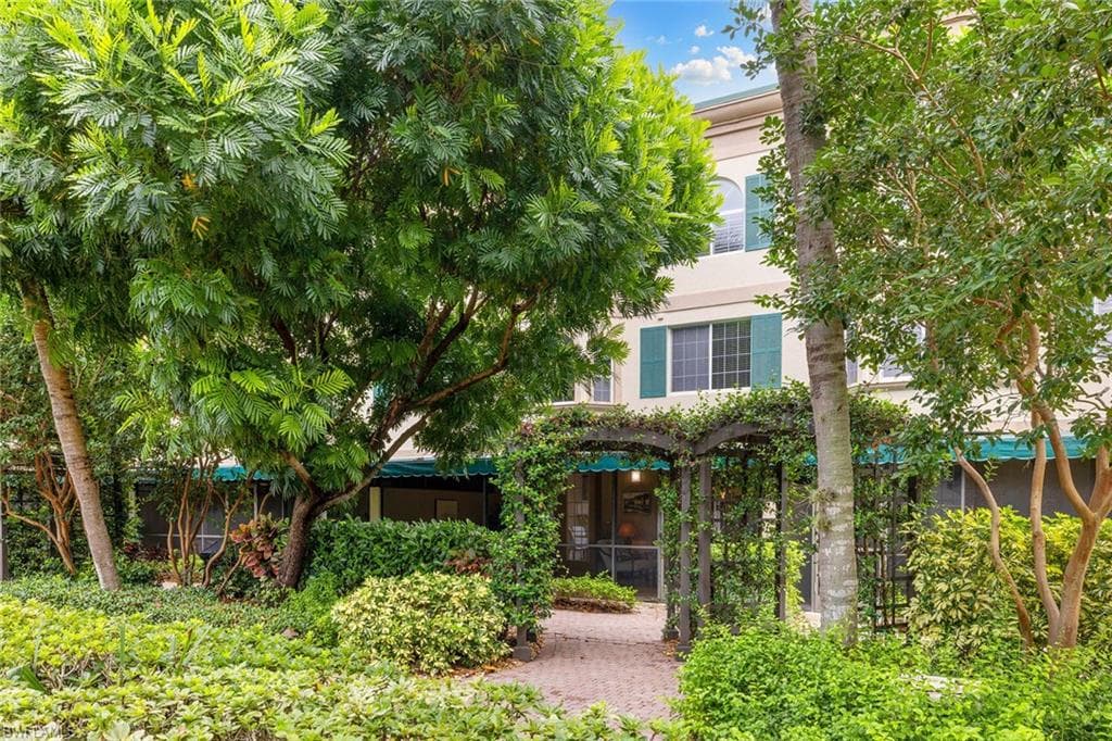 441 4th AVE S 304 NAPLES, FL 34102