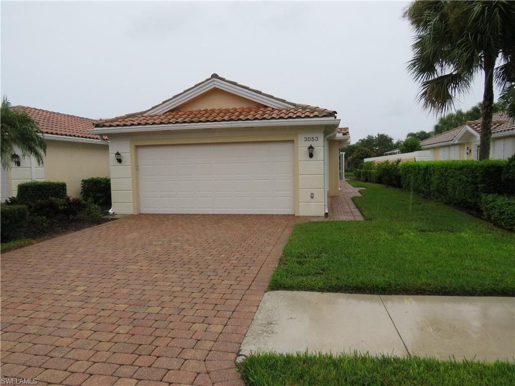 3053 Futuna LN NAPLES, FL 34119