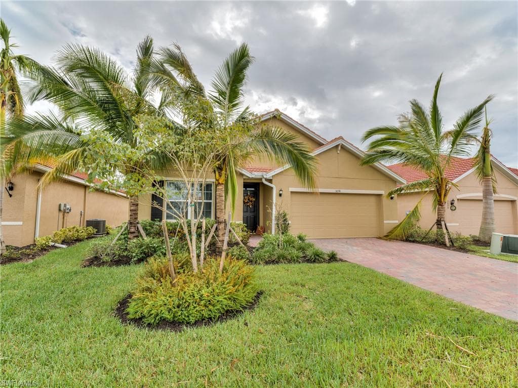 3074 Birchin LN FORT MYERS, FL 33916