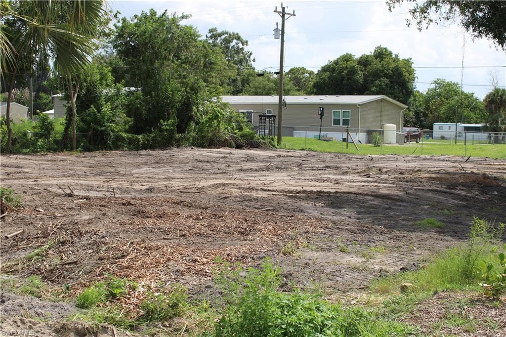 8210 Everhart DR NORTH FORT MYERS, FL 33917