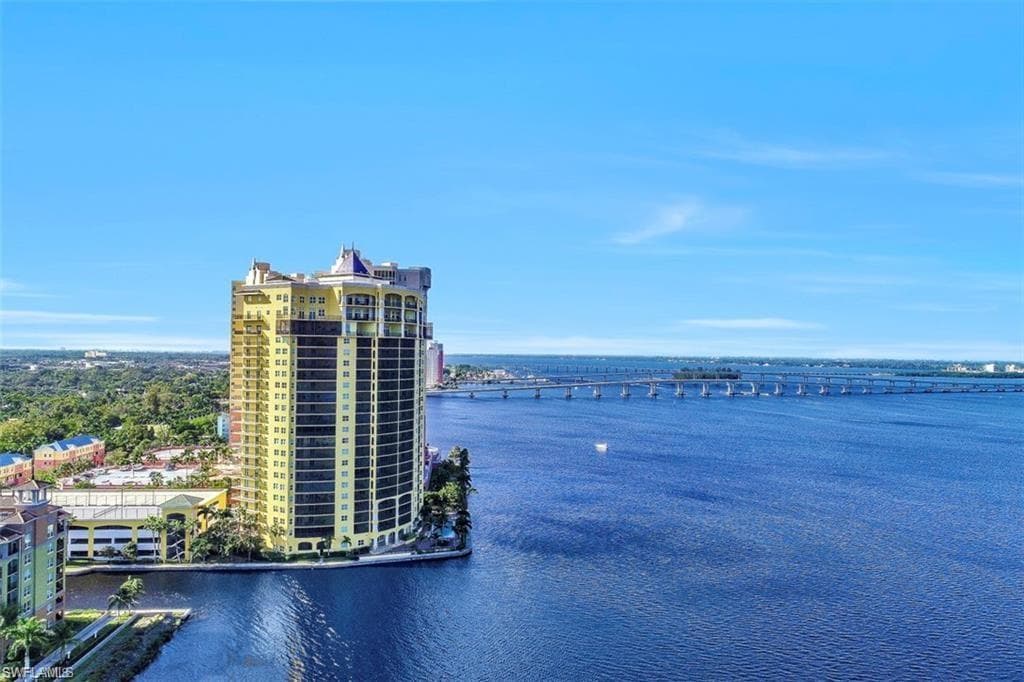 2797 1st ST 201 FORT MYERS, FL 33916