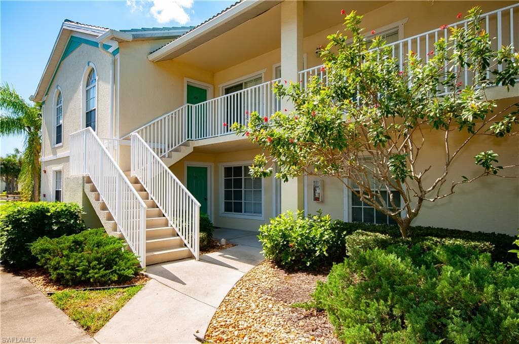 4935 Sandra Bay DR 3-202 NAPLES, FL 34109