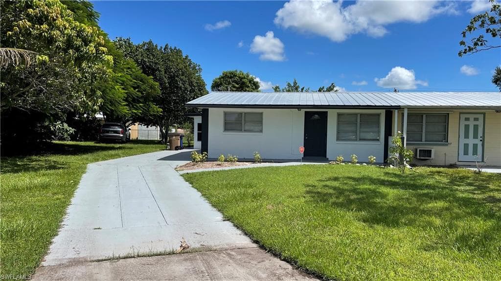 1099 Vineyard PL LEHIGH ACRES, FL 33936