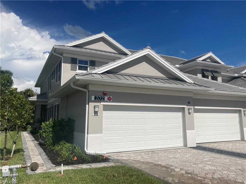 202 Indies Dr East 101 NAPLES, FL 34114