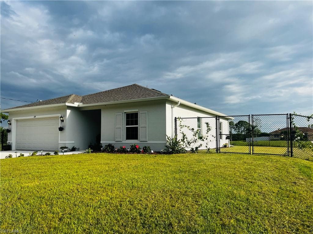 328 Jacaranda PKWY E CAPE CORAL, FL 33909