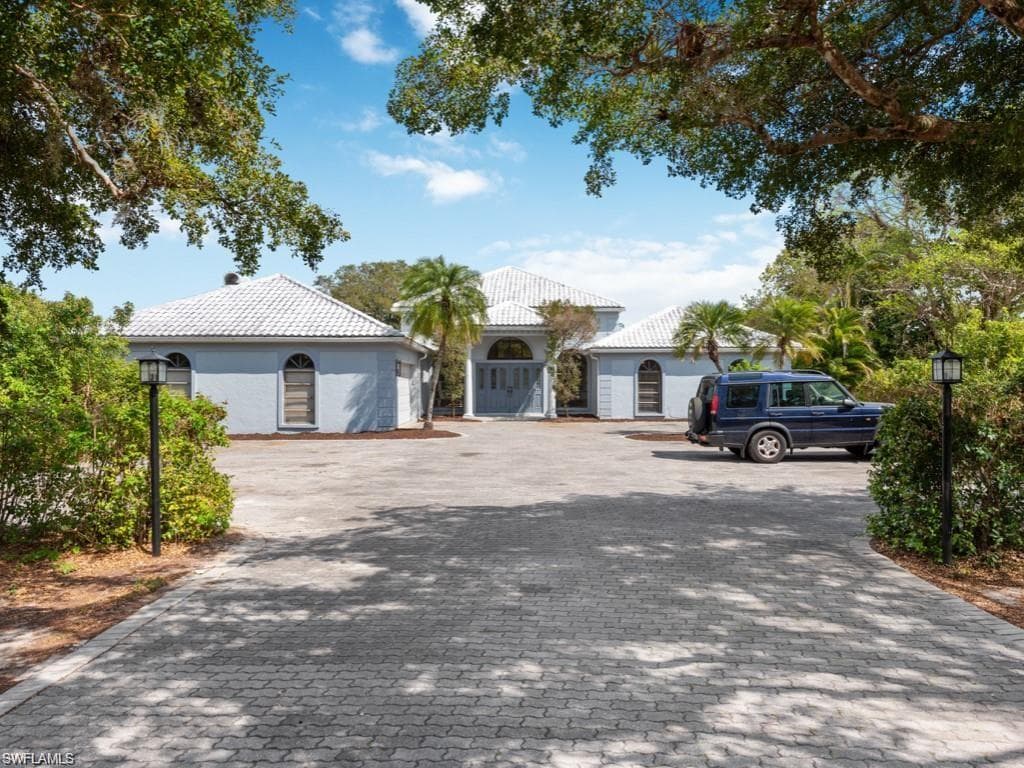 7016 Trail BLVD NAPLES, FL 34108