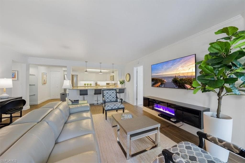 5633 Turtle Bay DR 35 NAPLES, FL 34108