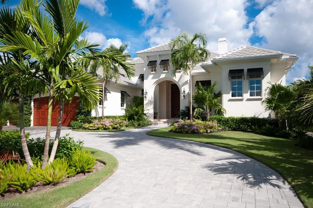 2820 Leeward LN NAPLES, FL 34103