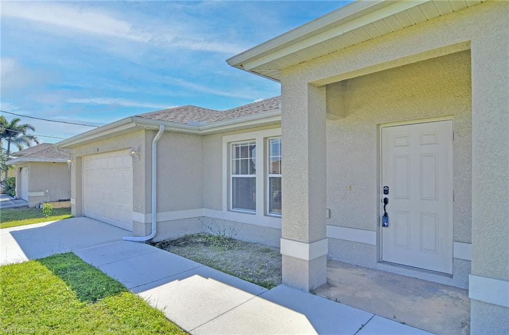 10 NE 20th ST CAPE CORAL, FL 33909