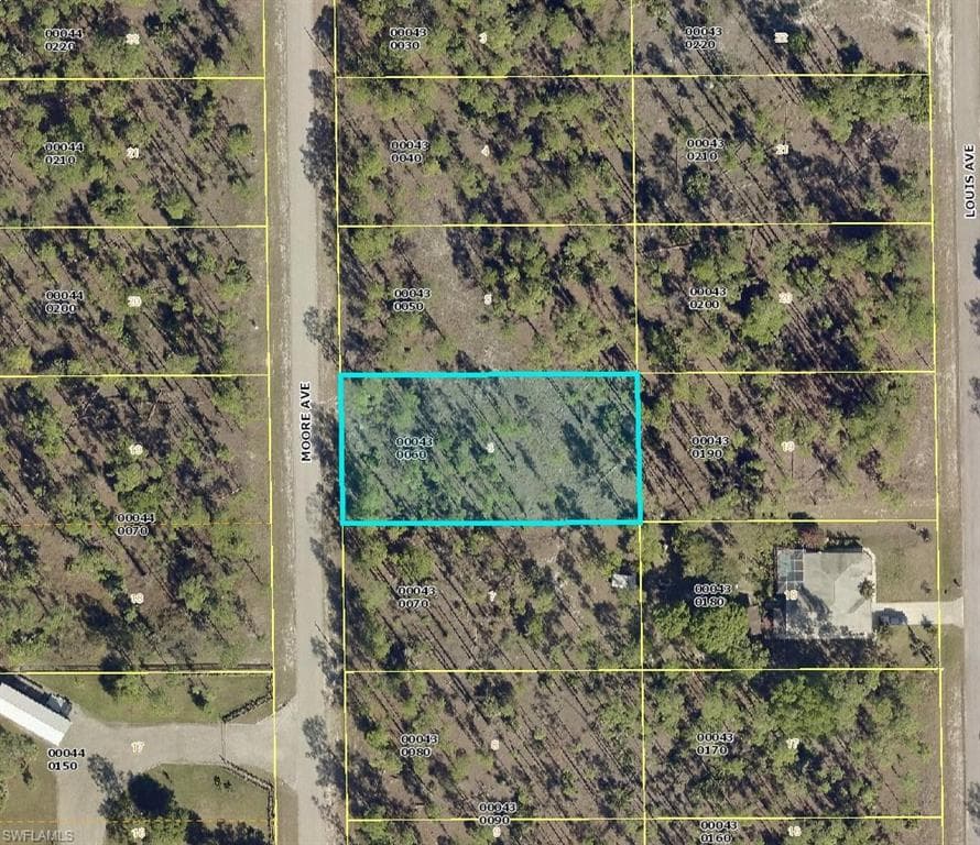1112 Moore AVE LEHIGH ACRES, FL 33972