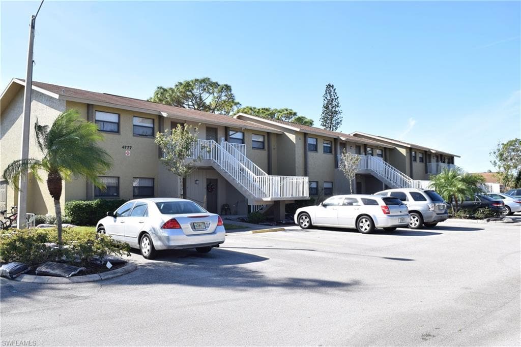 4777 Orange Grove BLVD 6 NORTH FORT MYERS, FL 33903