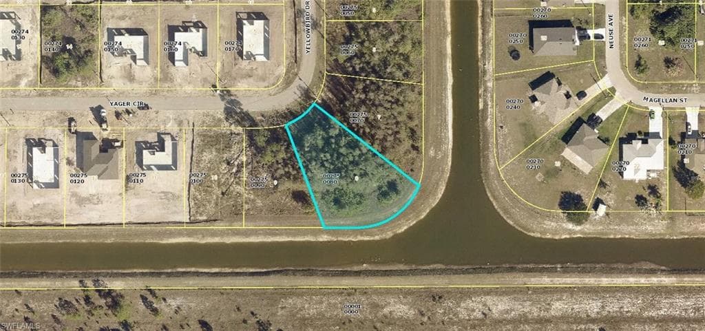 198 Yager CIR FORT MYERS, FL 33913