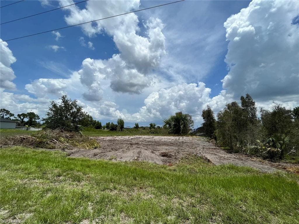 809 Bell BLVD S LEHIGH ACRES, FL 33974