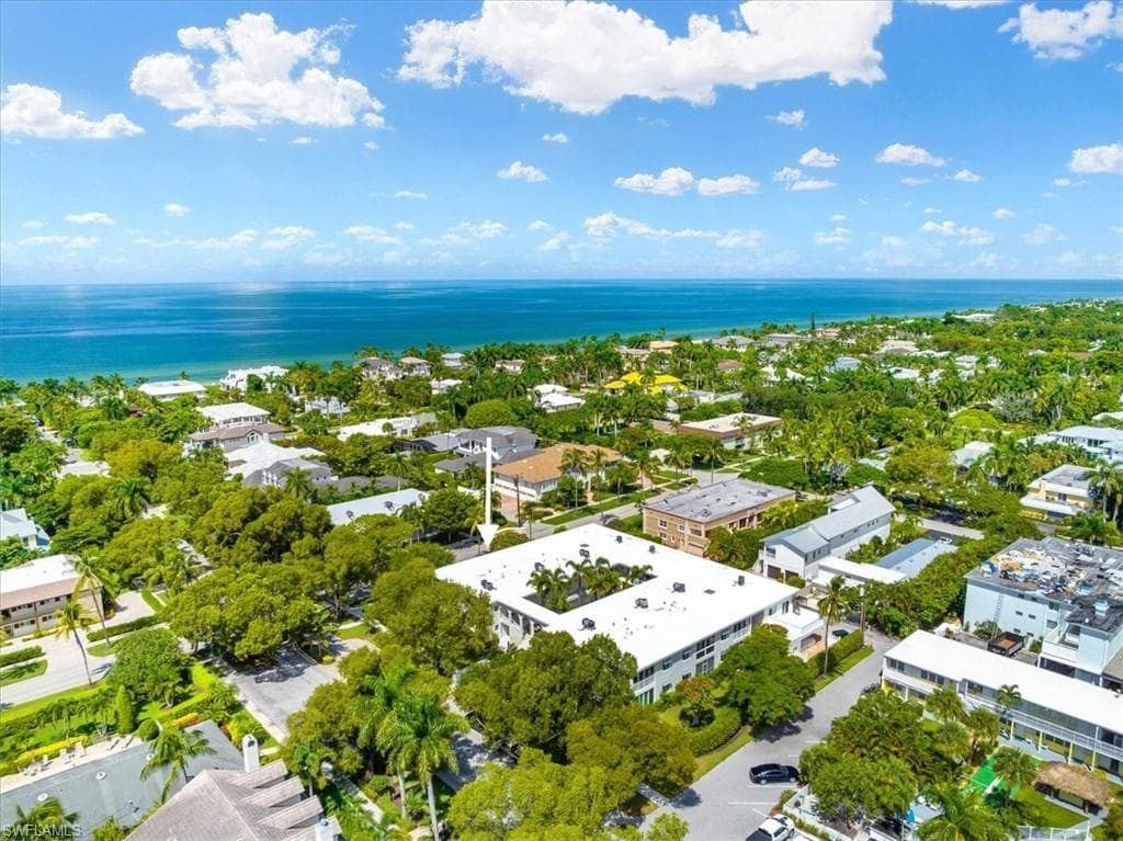 219 3rd AVE S 219 NAPLES, FL 34102