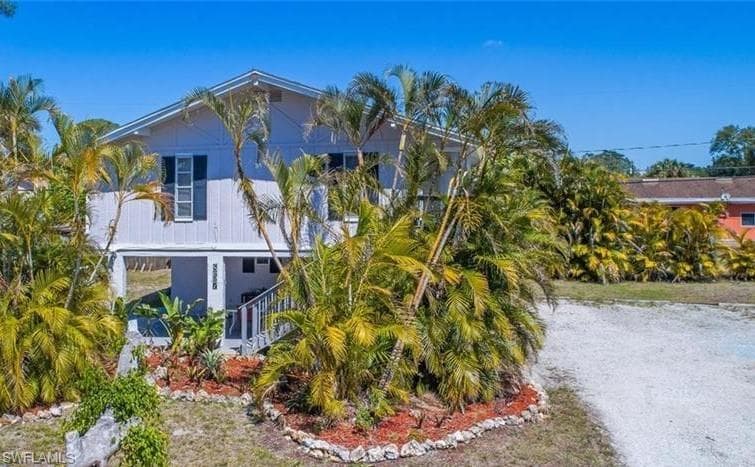 857 91st AVE N NAPLES, FL 34108