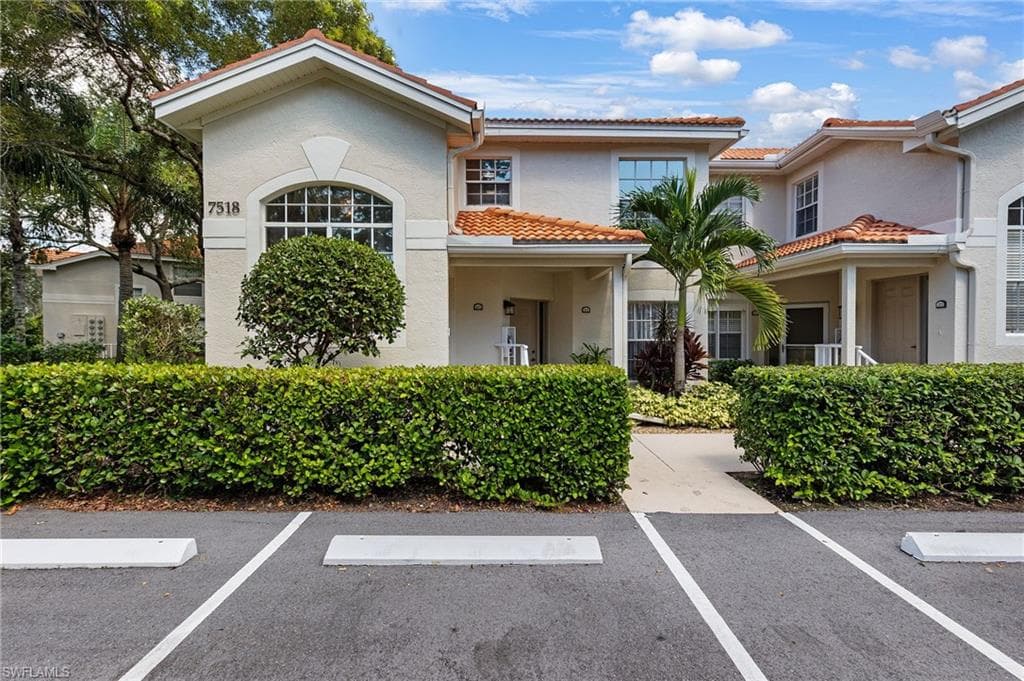 7518 Silver Trumpet LN Q-201 NAPLES, FL 34109