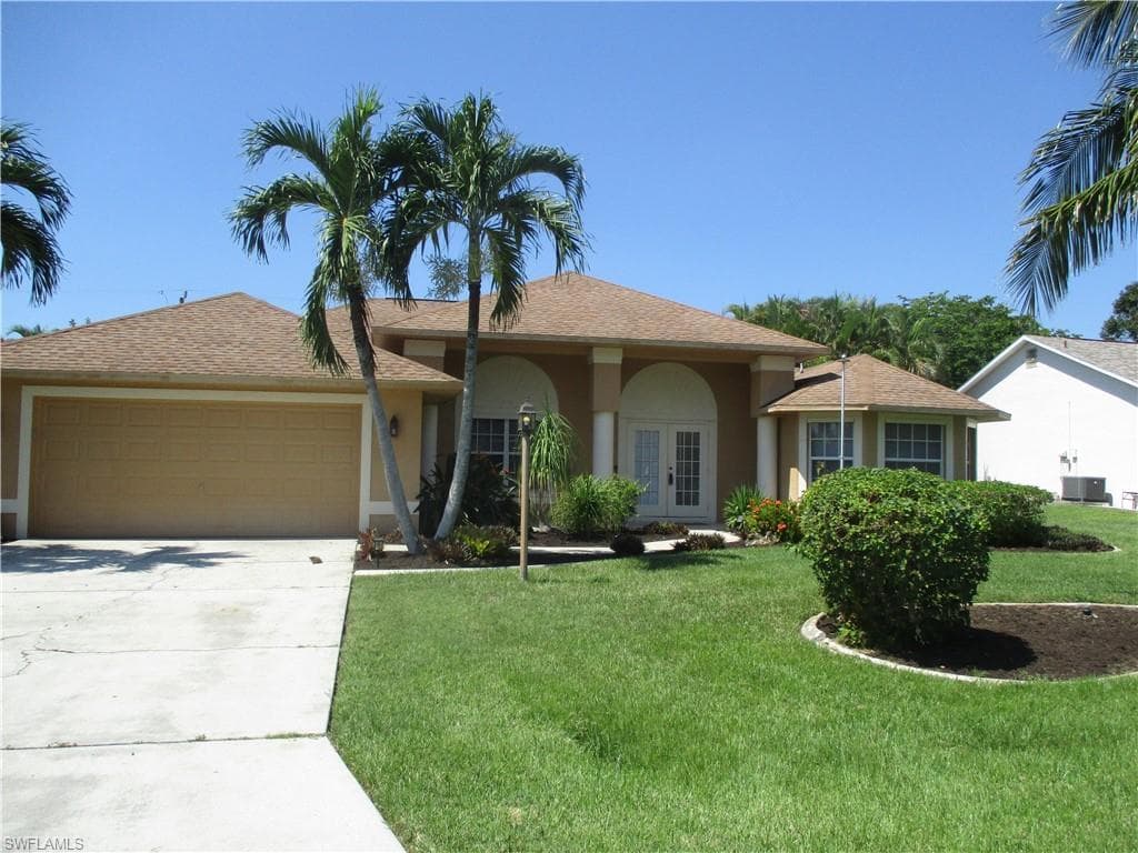 208 SE 13th PL CAPE CORAL, FL 33990