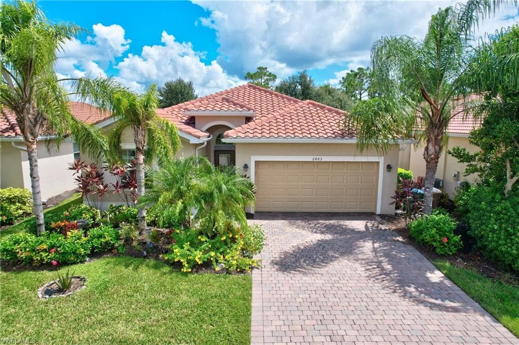 2485 Sawgrass Lake CT CAPE CORAL, FL 33909