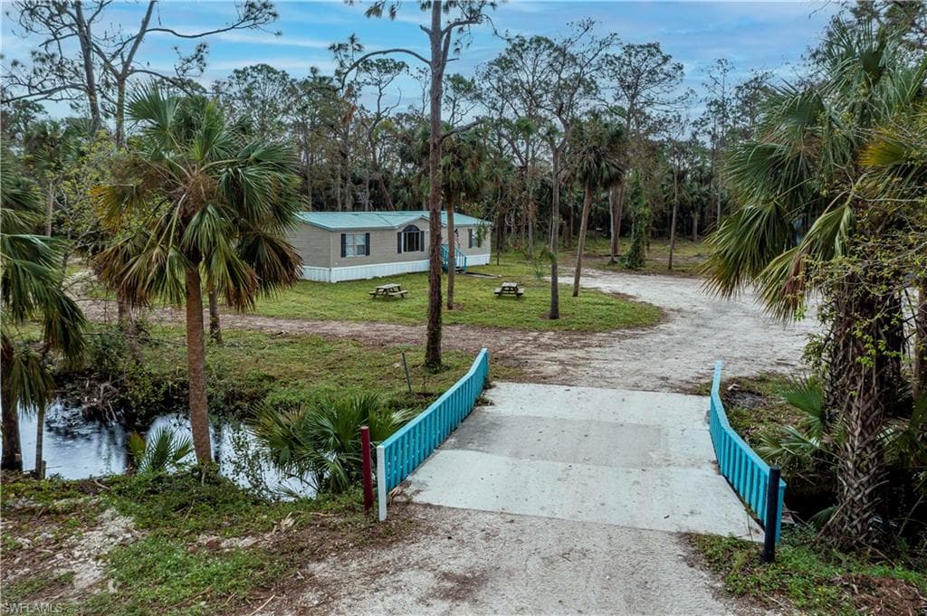 18100 Nalle RD NORTH FORT MYERS, FL 33917