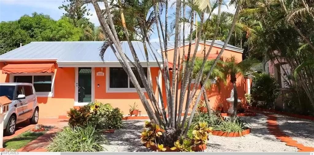 3085 NW Flagler TER MIAMI, FL 33125