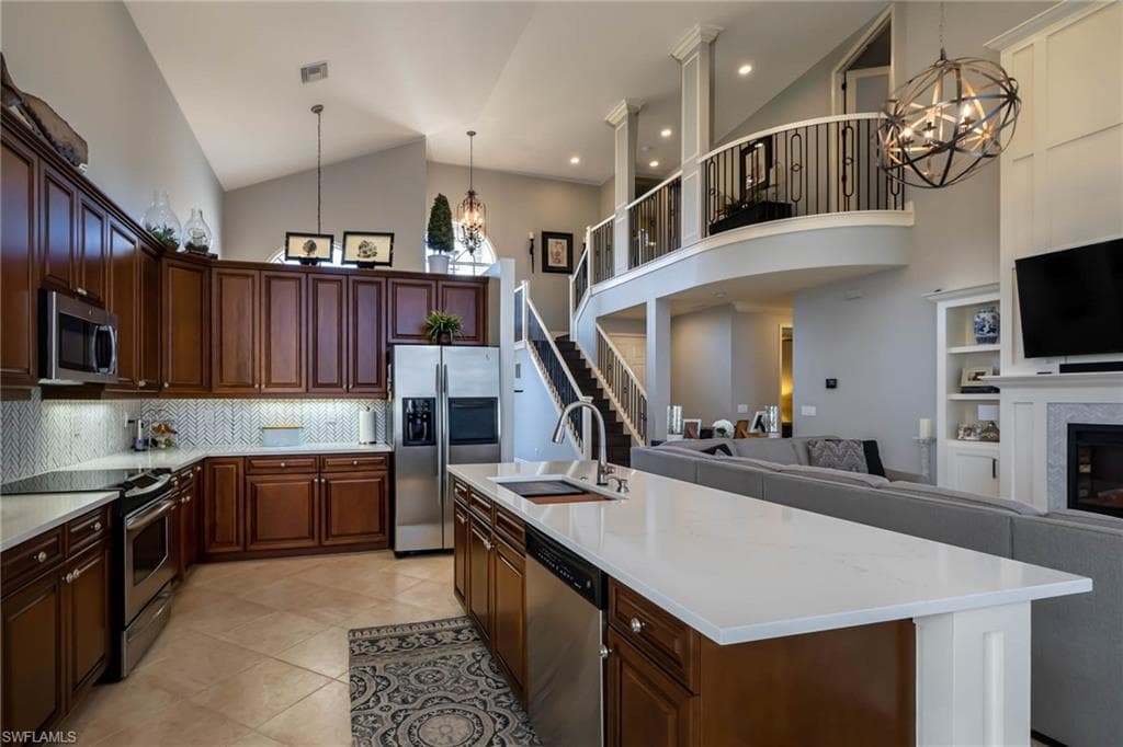 2146 Isla De Palma CIR NAPLES, FL 34119