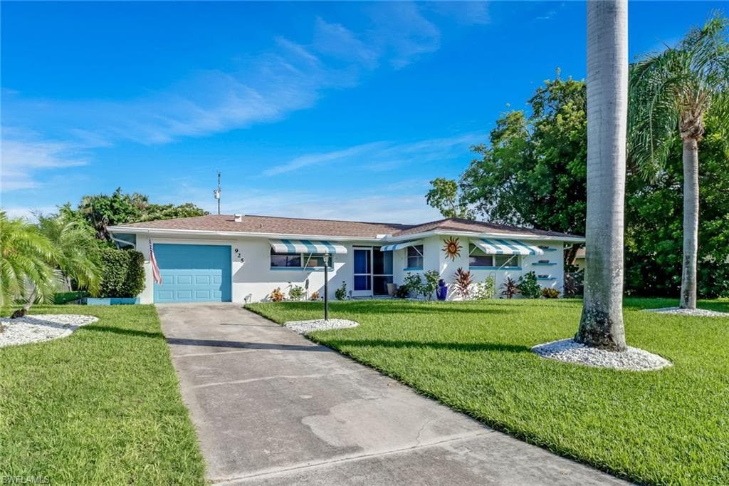925 SE 44th ST CAPE CORAL, FL 33904