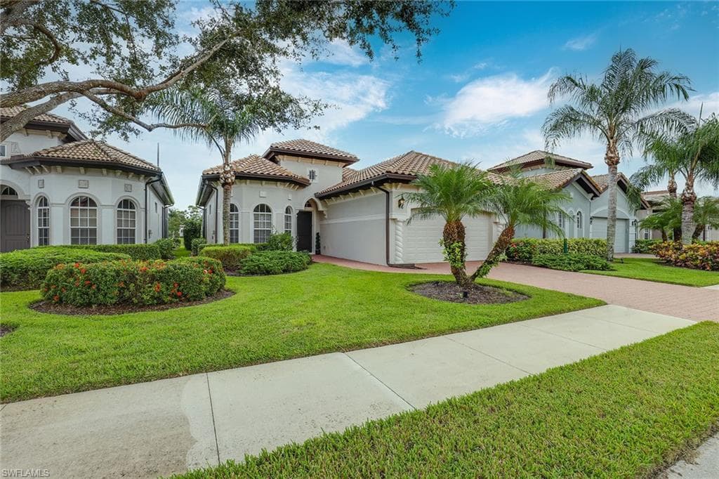 7872 Valencia CT NAPLES, FL 34113