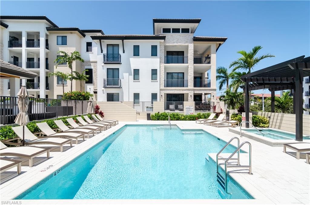 1135 3rd AVE S 515 NAPLES, FL 34102