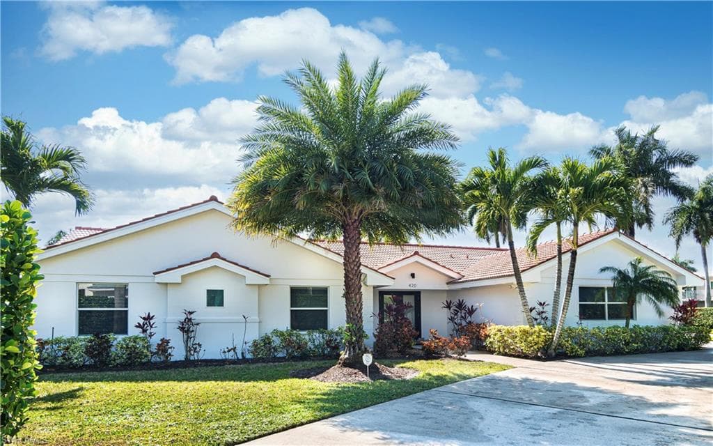 420 Harbour DR NAPLES, FL 34103