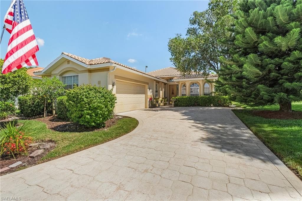 11282 Lakeland CIR FORT MYERS, FL 33913