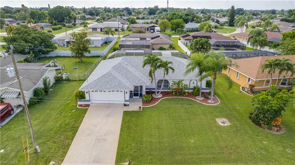 3922 SE 10th PL CAPE CORAL, FL 33904