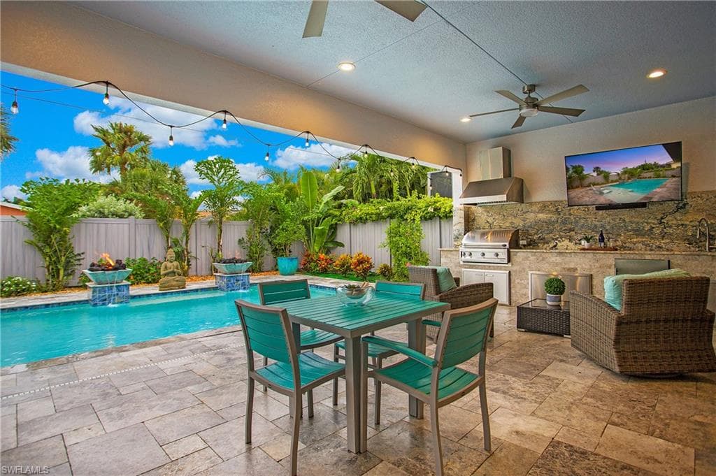 624 102nd AVE N NAPLES, FL 34108