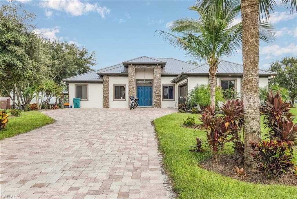 7788 2nd PL LABELLE, FL 33935