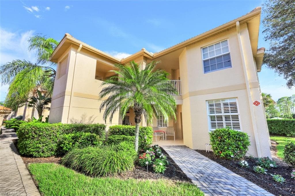 3993 Bishopwood CT E 9-206 NAPLES, FL 34114