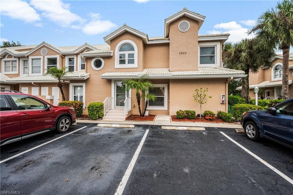 3900 Leeward Passage CT 104 BONITA SPRINGS, FL 34134