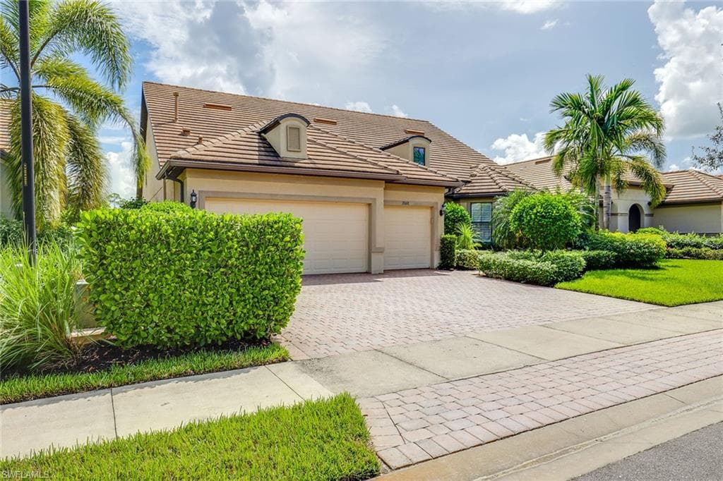 7068 Live Oak DR NAPLES, FL 34114