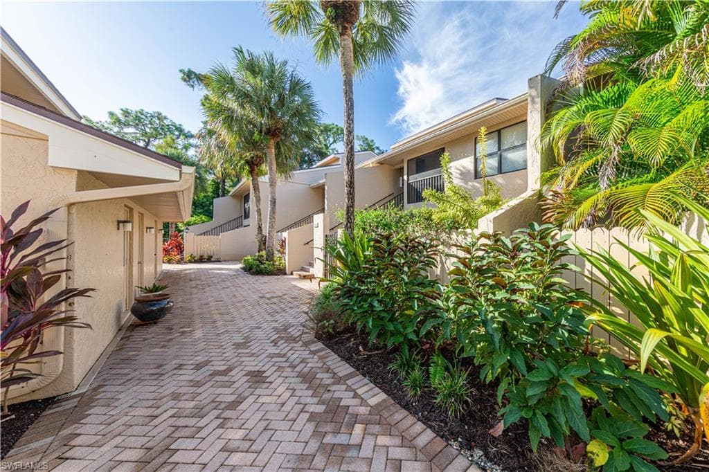 110 Foxtail CT 1-110 NAPLES, FL 34104