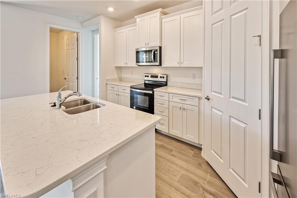 28068 Seasons Tide AVE BONITA SPRINGS, FL 34135