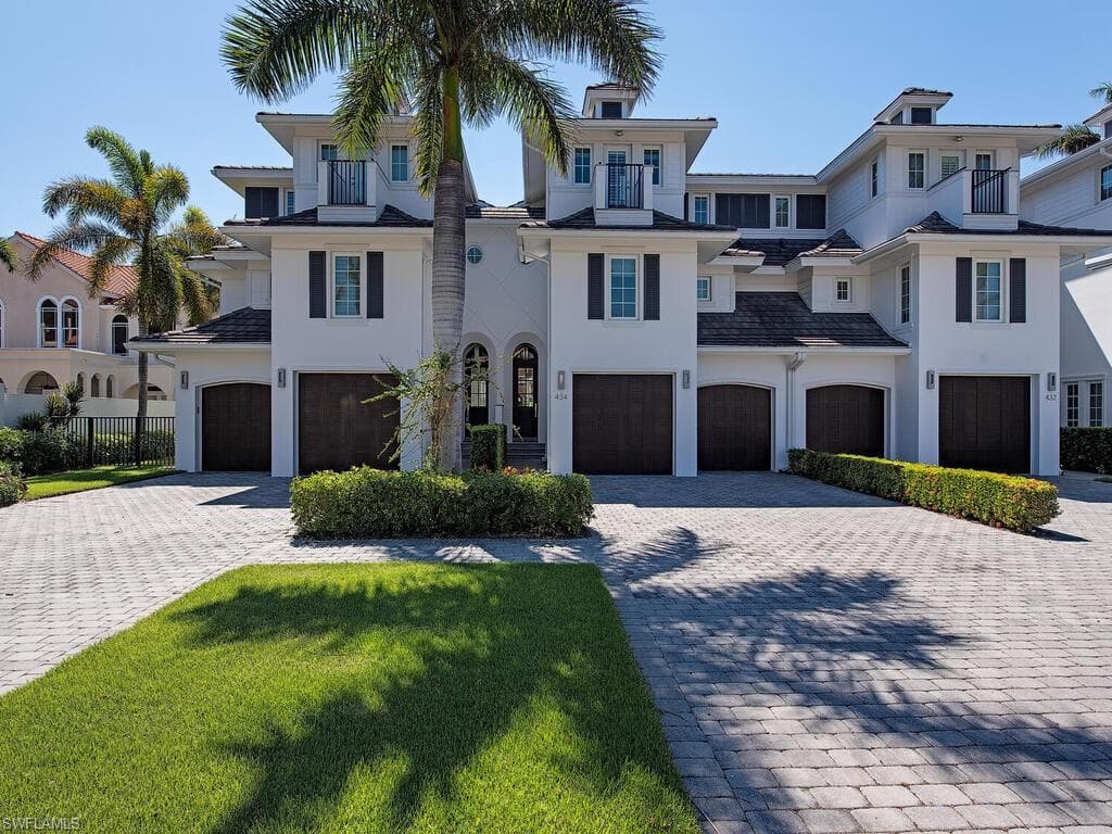 434 2nd AVE S 434 NAPLES, FL 34102