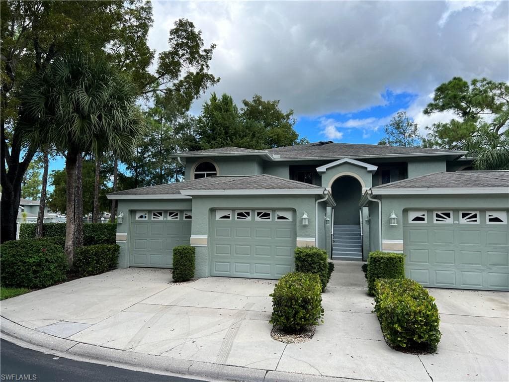 955 New Waterford DR D-201 NAPLES, FL 34104