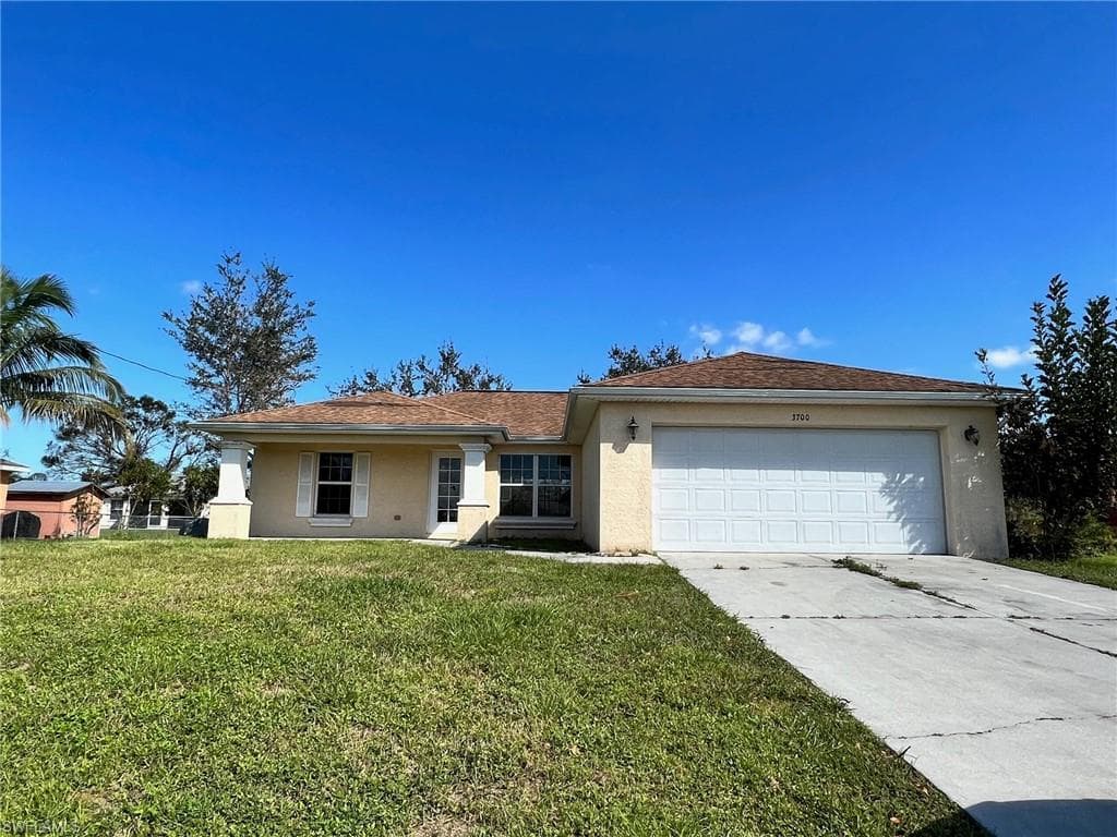 3700 15th ST W LEHIGH ACRES, FL 33971