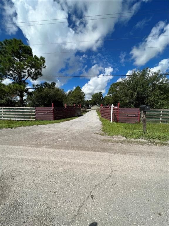 1659 Crescent AVE LABELLE, FL 33935
