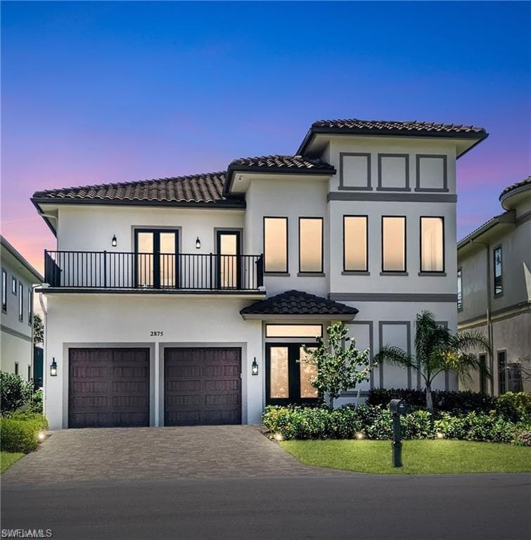 2875 Coco Lakes DR NAPLES, FL 34105