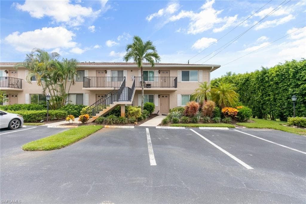 142 Palm DR 3002 NAPLES, FL 34112