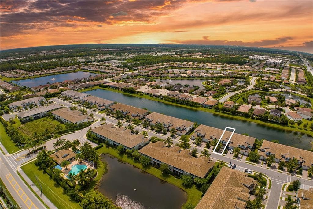 2327 Sawyers Hill RD 603 NAPLES, FL 34120