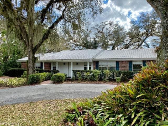 365 8th AVE LABELLE, FL 33935
