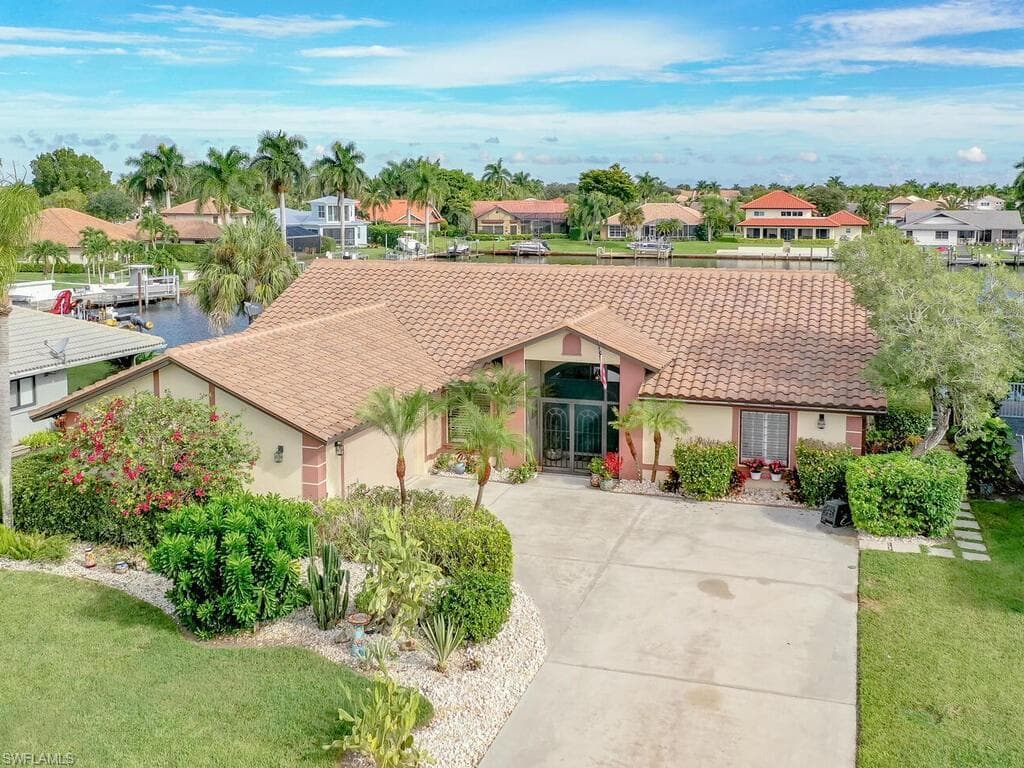 107 Newport Cay NAPLES, FL 34114