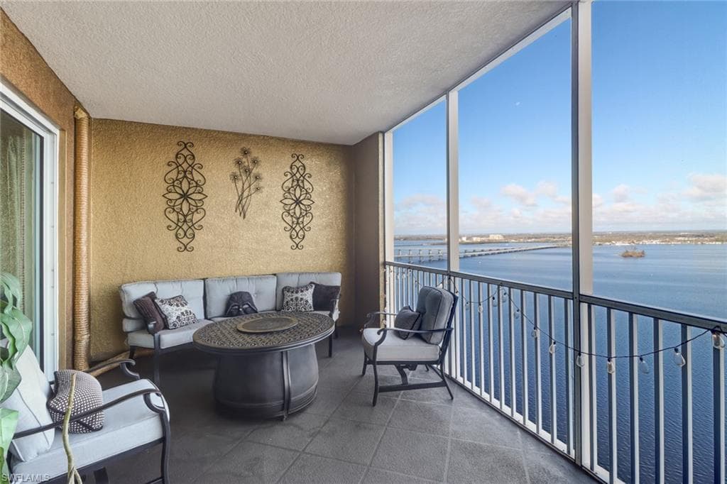 2745 1st ST 2404 FORT MYERS, FL 33916