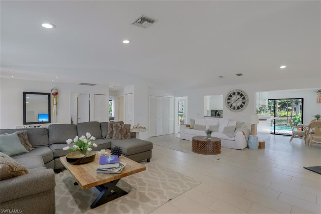 6640 Trail BLVD NAPLES, FL 34108