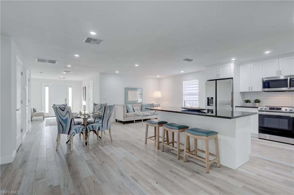 1286 Solana RD NAPLES, FL 34103